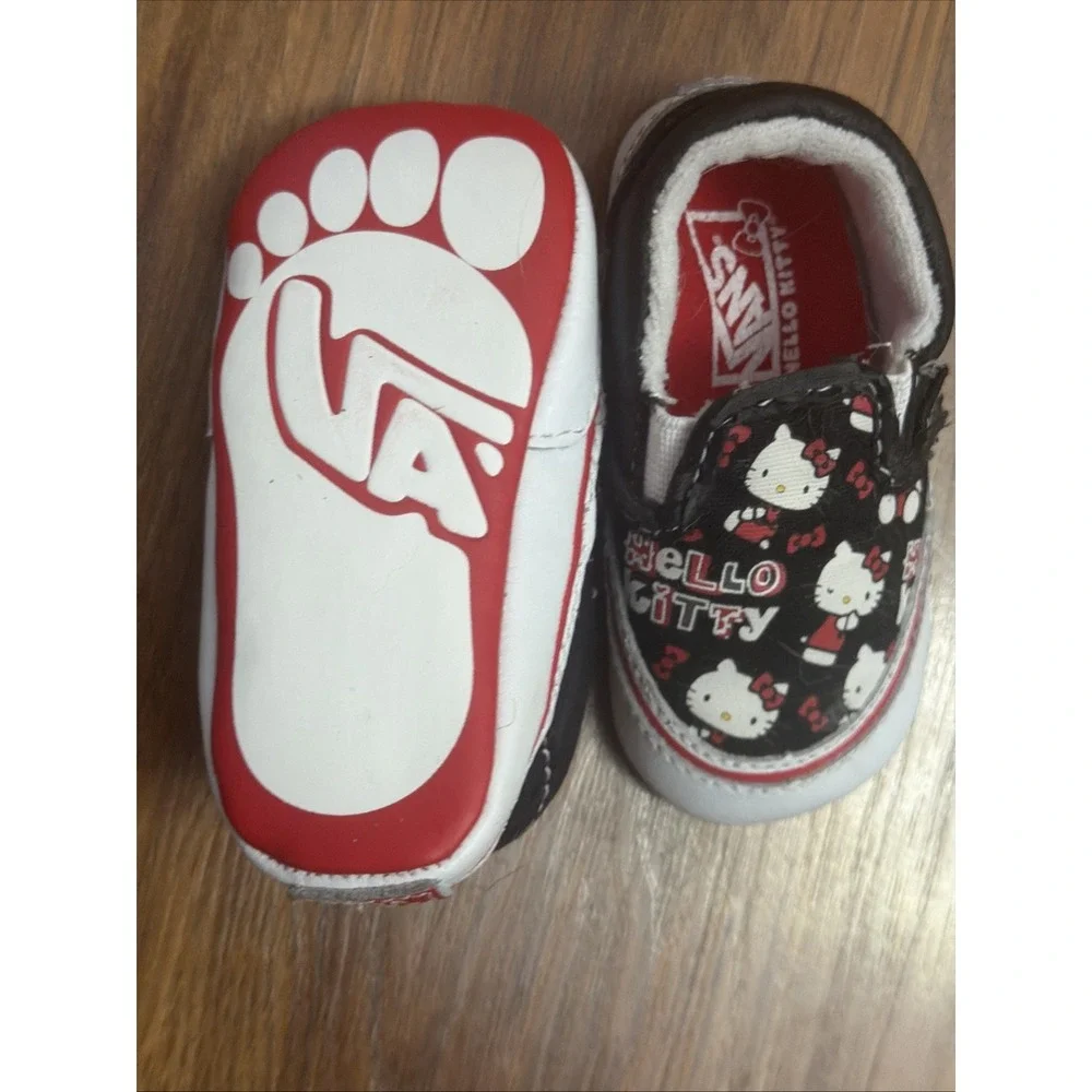 VANS Hello Kitty Baby Girls Sz 3 Soft Sole Shoes EUC